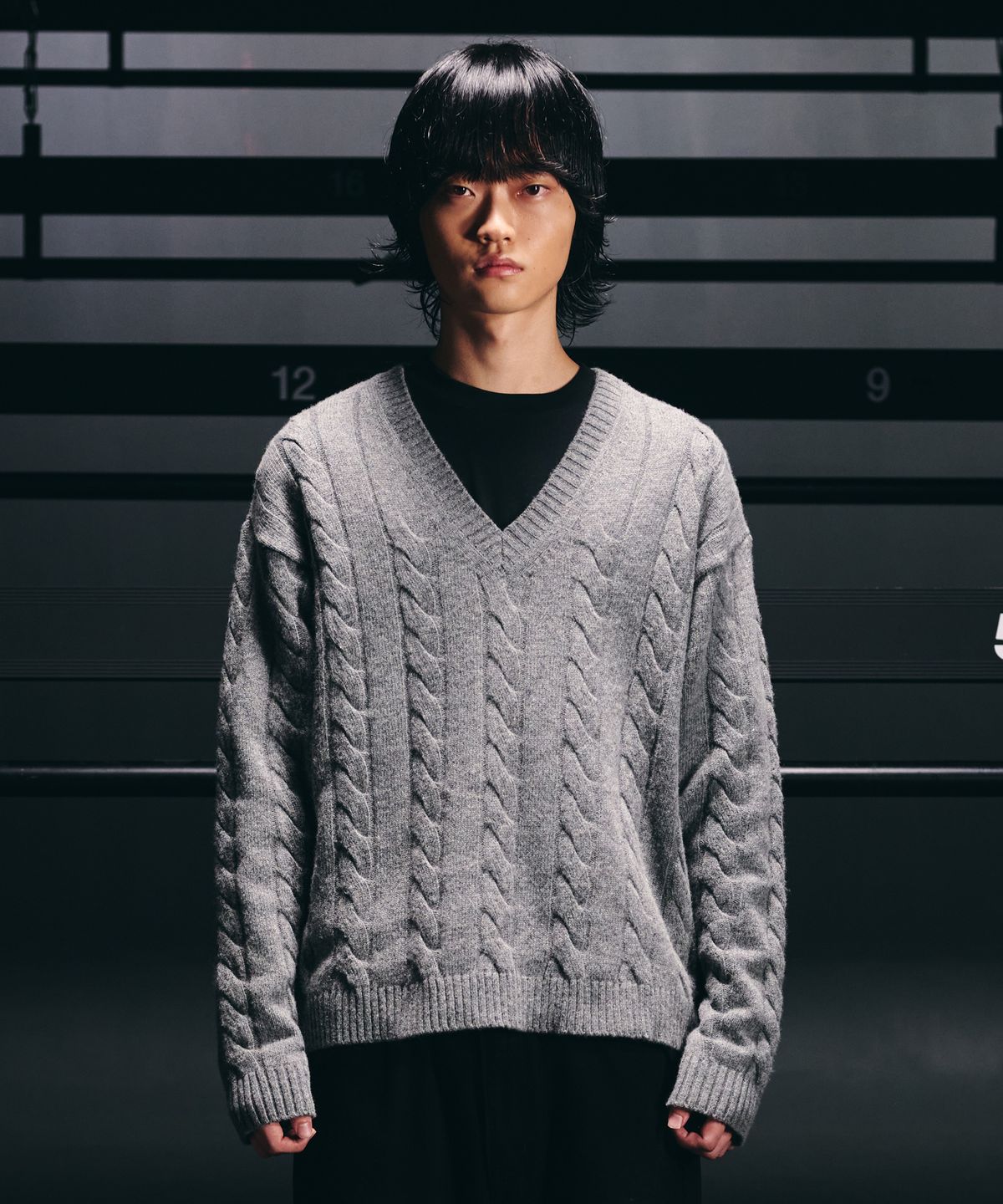 노클(NOCLE) 302 V-neck Knit Grey