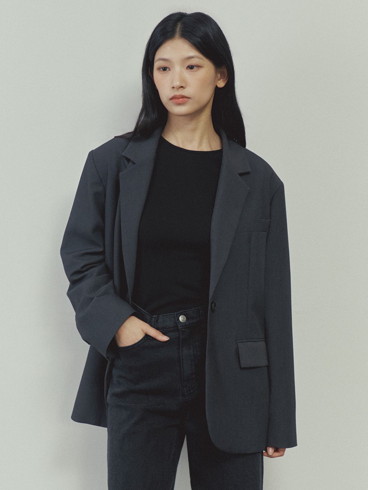 지앤지비(GNGB) 클래식 싱글 블레이저_Charcoal