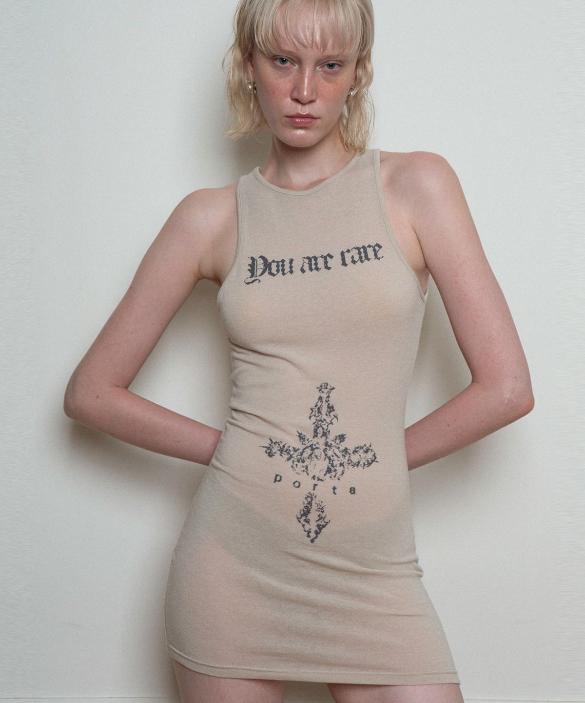 더포르타(THEPORTA) YAR WOOL SLEEVELESS TOP, BEIGE