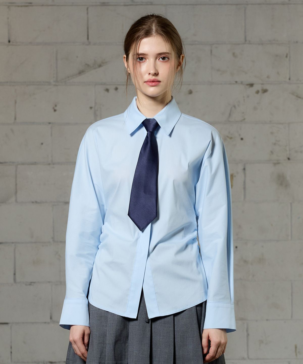 아리킴(ARIKIM) UNBALANCE SHIRRING SHIRT / SKY BLUE