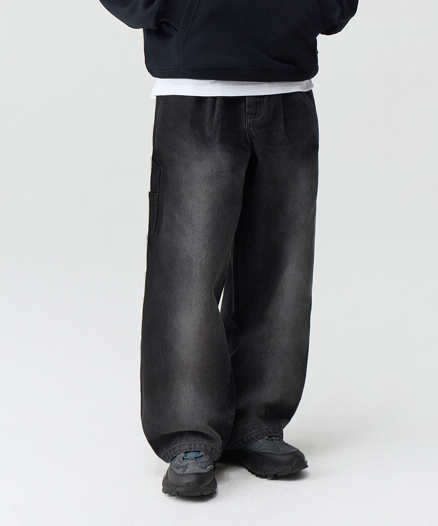 ★codegraphy★ One-Tuck Carpenter Pants Charcoal CBDFUWP011C MUSINSA | Codegraphy One-Tuck Carpenter Pants_Charcoal