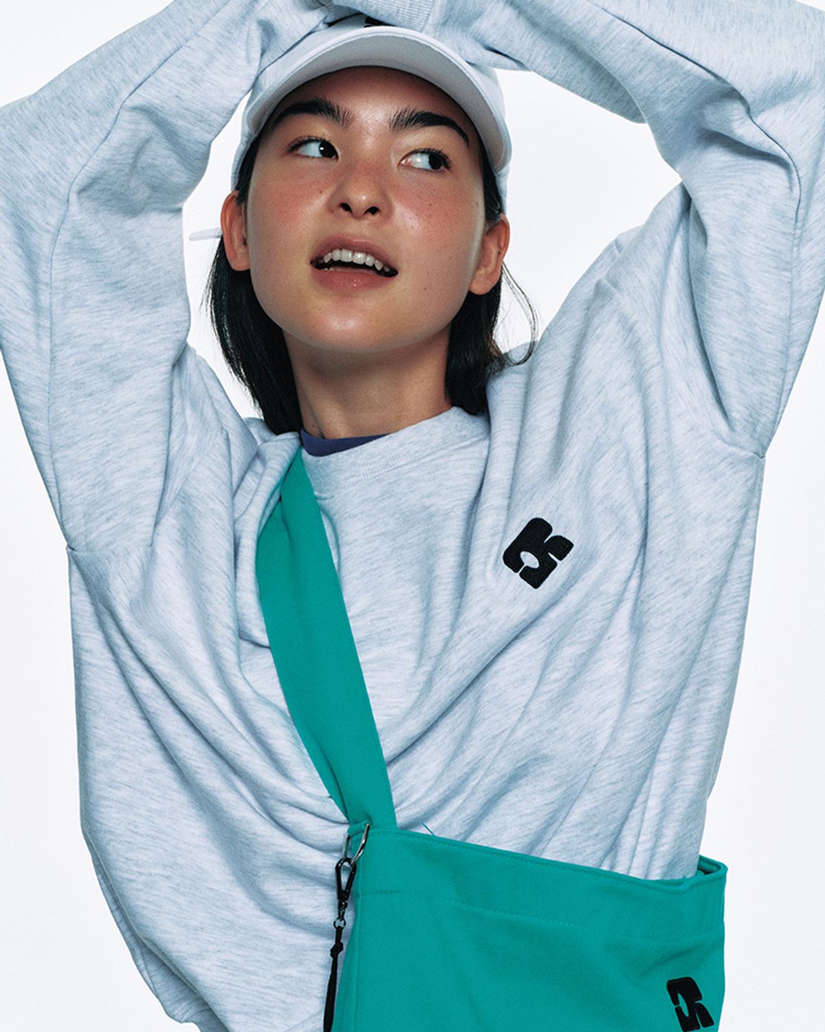 센토르(CENTAUR.KR) CENTAUR EMBLEM SWEATSHIRT_GREY