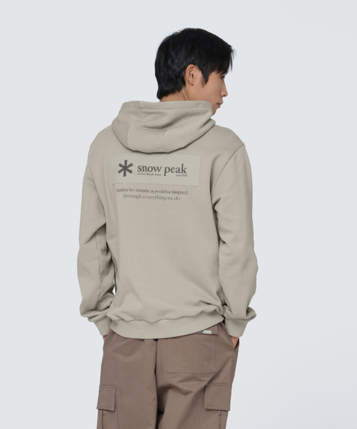 스노우피크 어패럴(SNOWPEAK APPAREL) 우븐 패치 후드 티셔츠 (S24FMFHD24) Fog Gray