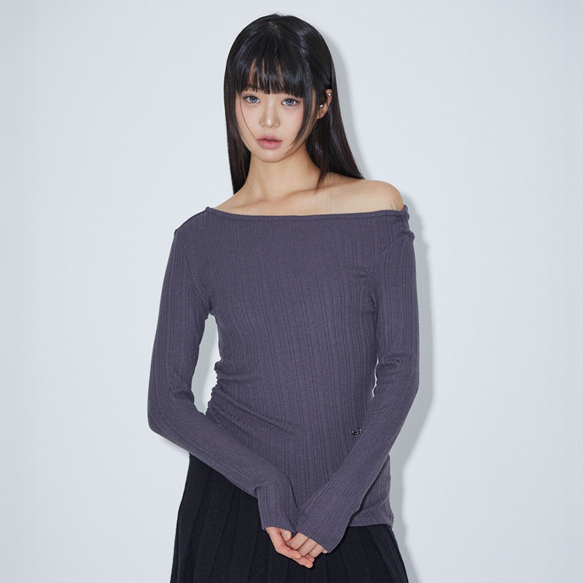 라라폭스(LALAFOX) UNBALANCE OFF-SHOULDER T-SHIRT DARK GREY 오프숄더 티셔츠  BQ4CL011