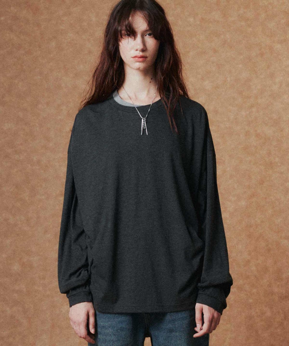 더블유엠씨(WMC) 더블넥 롱슬리브_CHARCOAL GREY