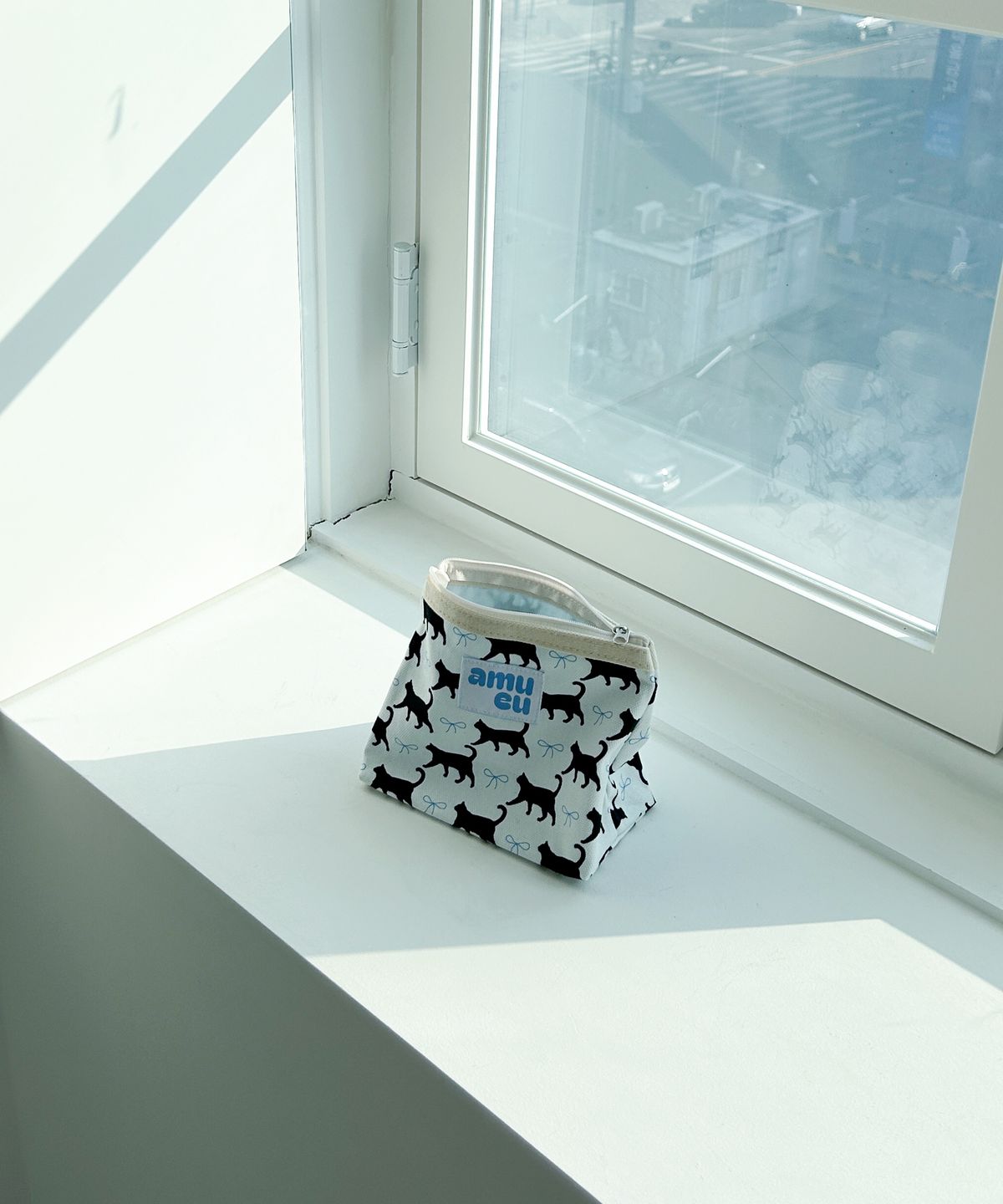 아무이유(AMUEU) 이유있는 발걸음 파우치 STEP WITH eu POUCH M/L