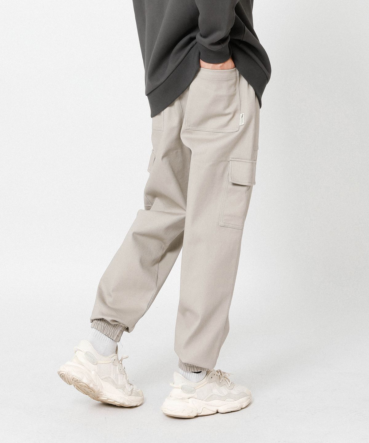 베어하우스(BEARHOUSE) 코트니(Cotny) 트윌 스트레치 조거팬츠_BG