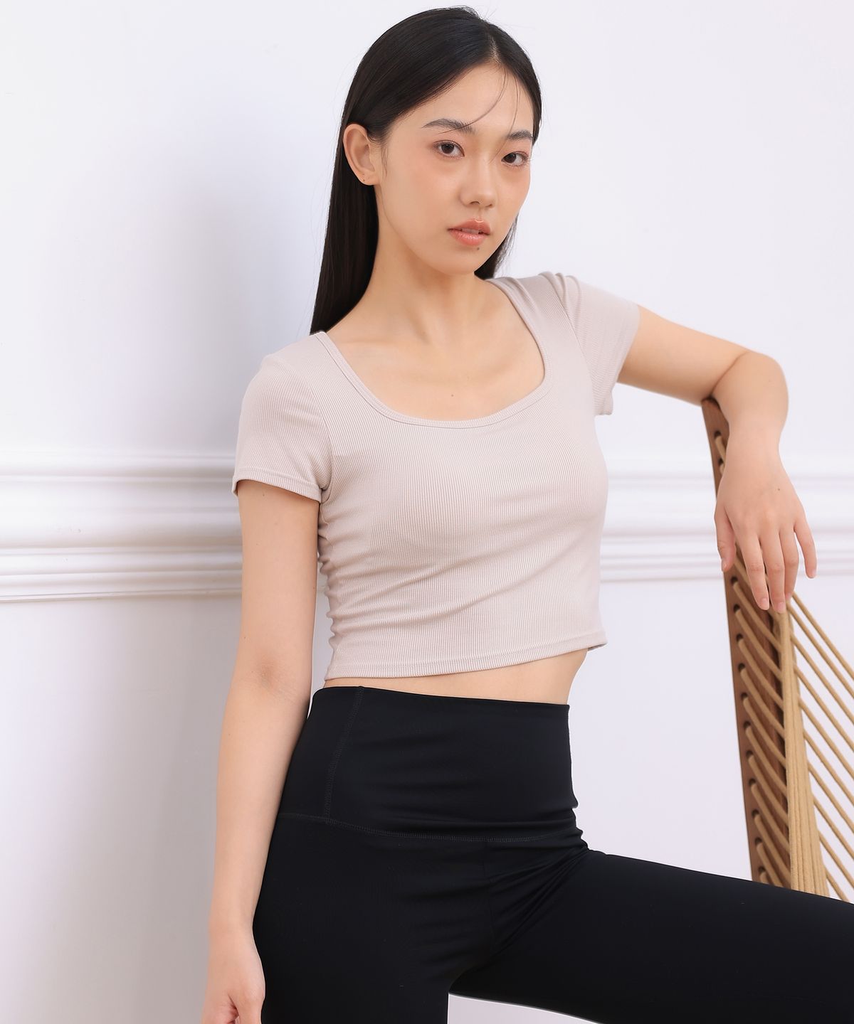 르세렌(LESEREIN) 스퀘어넥 이너캡 크롭 티셔츠