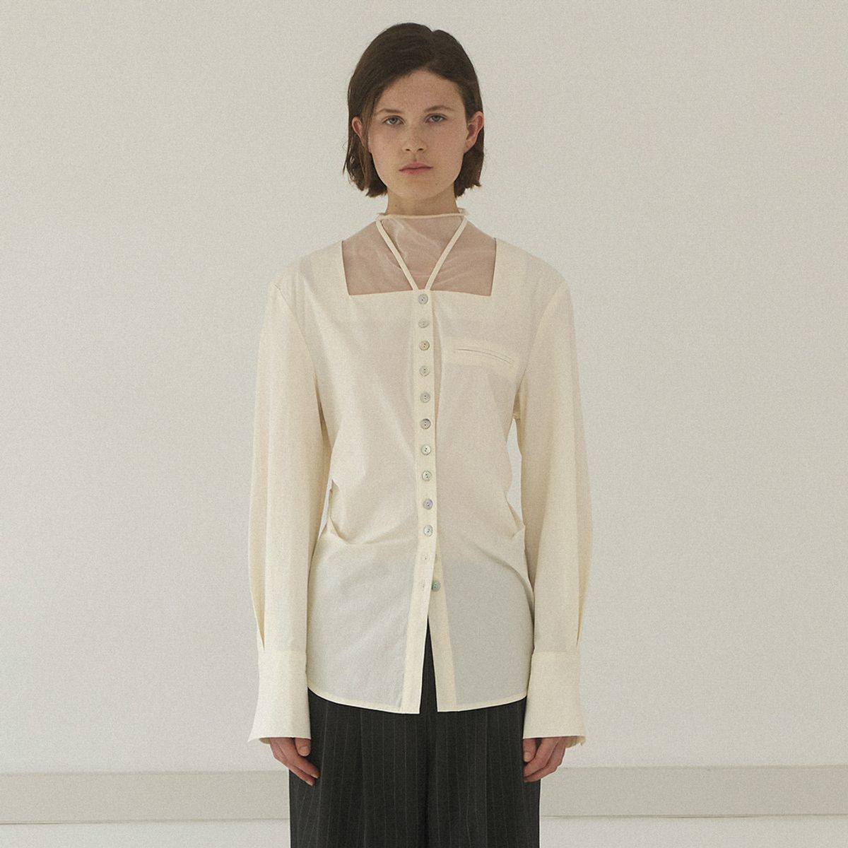 아틀리에 나인(ATELIER NAIN) ANTE SQUARE NECK STRING BLOUSE(BL-4257)