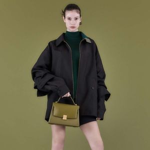 Stephanie Le Temp Tote 25_RCBTX24641KHL