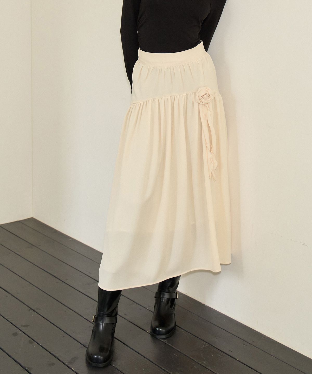 살롱 드 욘(SALON DE YOHN) Corsage Point Shirring Skirt_ Ivory