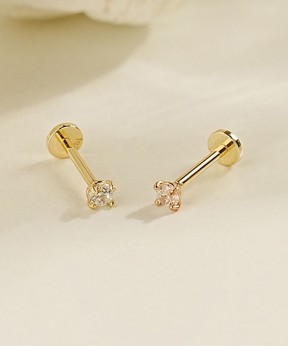 미니멀피어싱(MINIMALPIERCING) 14K 인터널 모이사나이트 다이아 라블렛 코피어싱 0.8mm