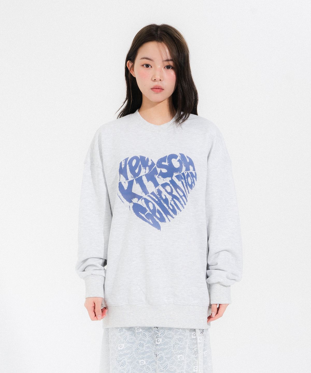 뉴키치(NEWKITSCH) VINT HEART LOGO SWEATSHIRTS (LIGHT MELANGE)