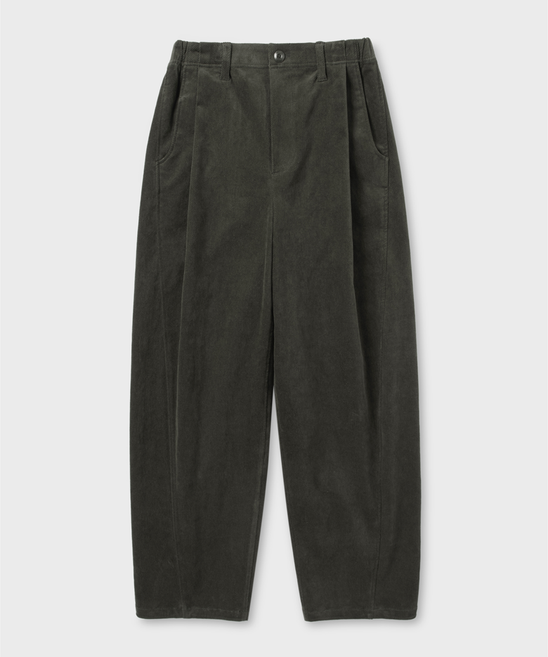 원턱 커브드 스티치 팬츠_KHAKI