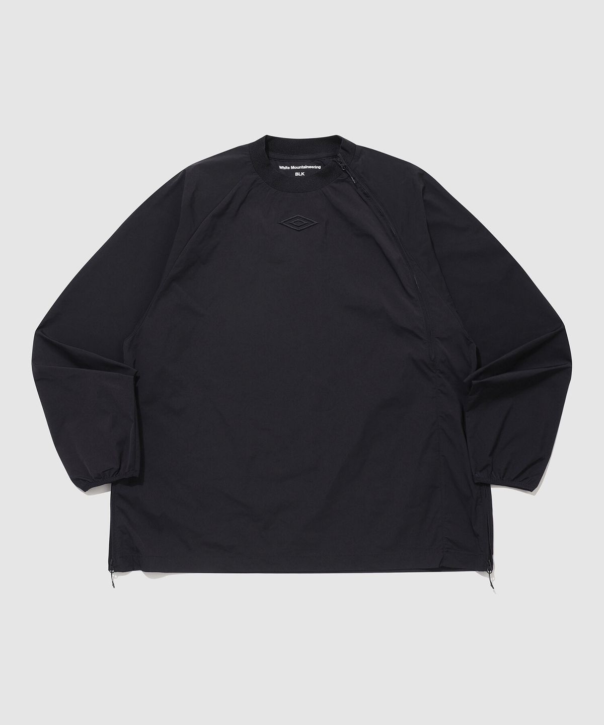 엄브로(UMBRO) [UMB X White Mountaineering] 우븐 지퍼 풀오버 블랙(UP311CWT88)