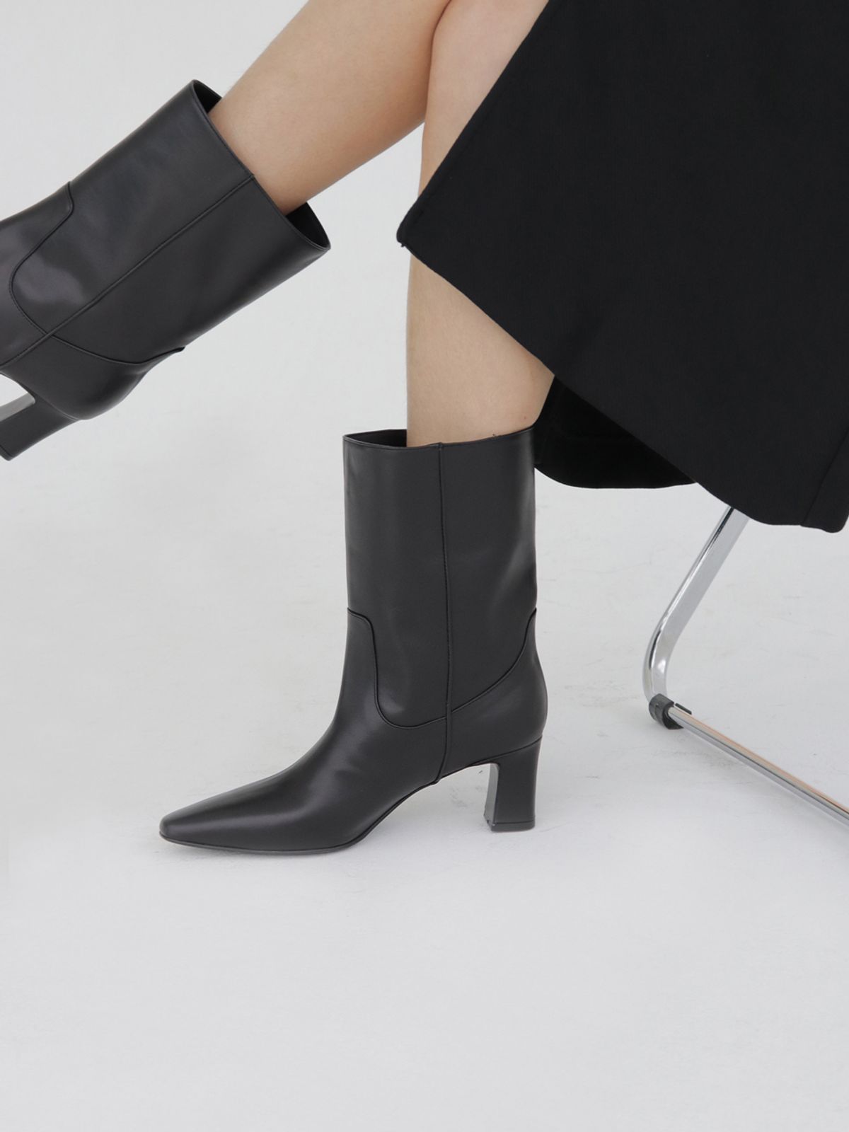 루시크루(LUCY CREW) Pointed Half Boots LC357