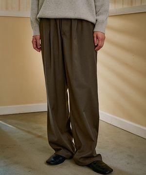 유니섹스 테이퍼드 팬츠 브라운