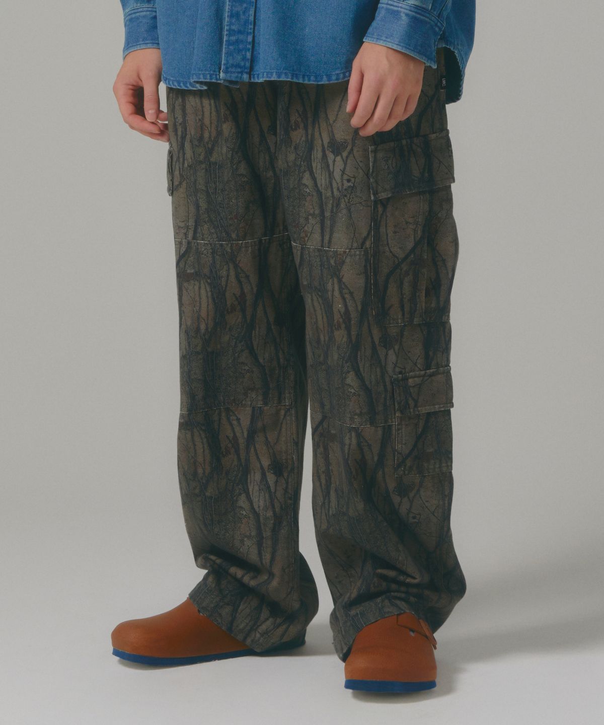 엘엠씨(LMC) DOUBLE POCKET EASY CARGO PANTS multi
