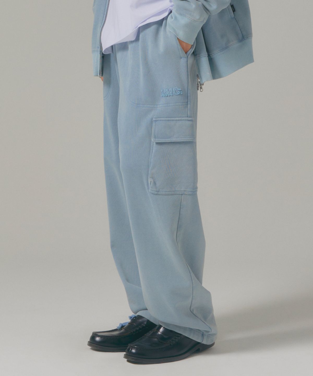 엘엠씨(LMC) WASHED OG APPLIQUE CARGO SWEAT PANTS blue