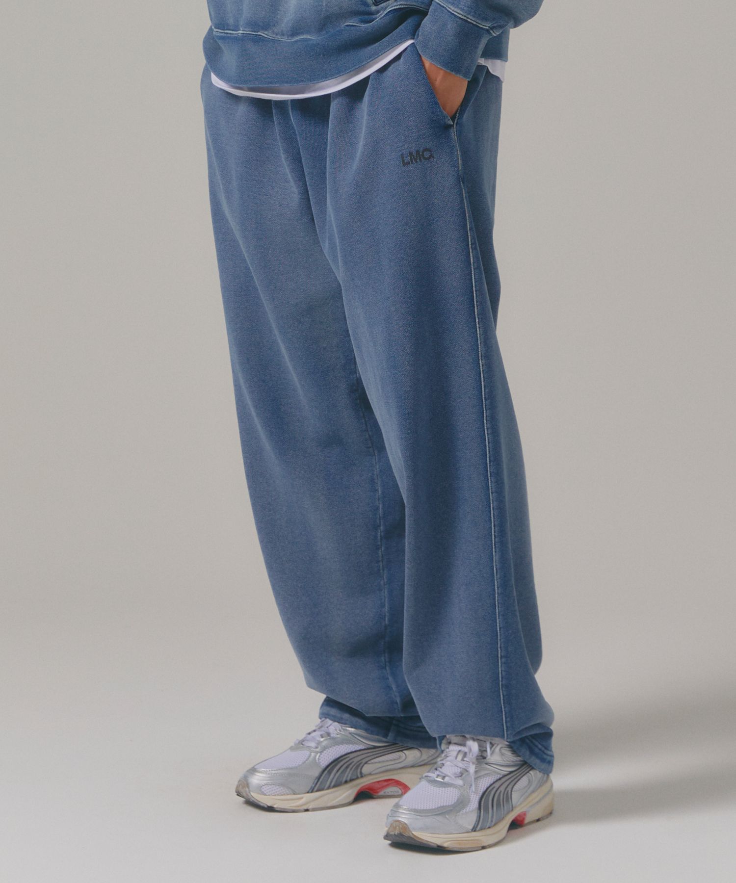 スウェット・トレーナー LMC S OG STRAIGHT SWEAT PANTS light blue 0LM45CSP110LBL S OG STRAIGHT SWEAT PANTS light blue - LMC | 60% - Asian