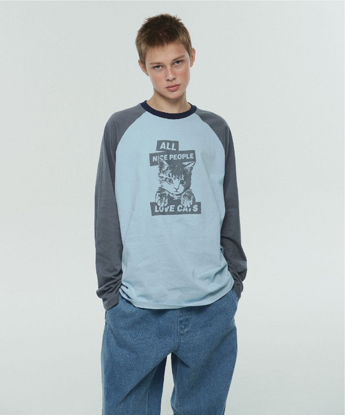 잇자바이브(ITZAVIBE) NICE PEOPLE LOVE CATS RAGLAN LONG SLEEVE - SKY BLUE