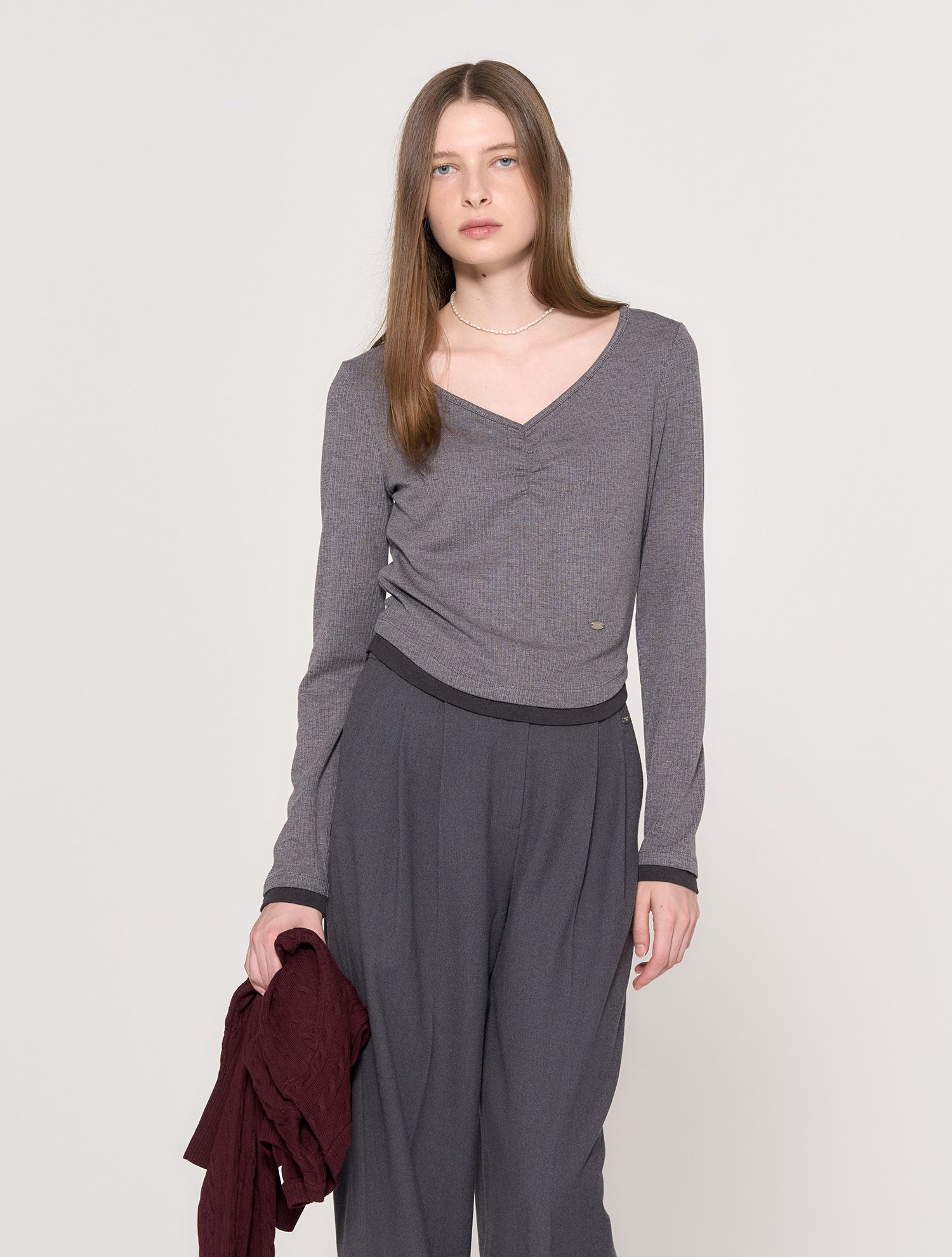 ★GENERAL IDEA★ V-neck shirring layered T-shirt MELANGE CHA MUSINSA | GENERAL IDEA V-neck shirring layered T-shirt