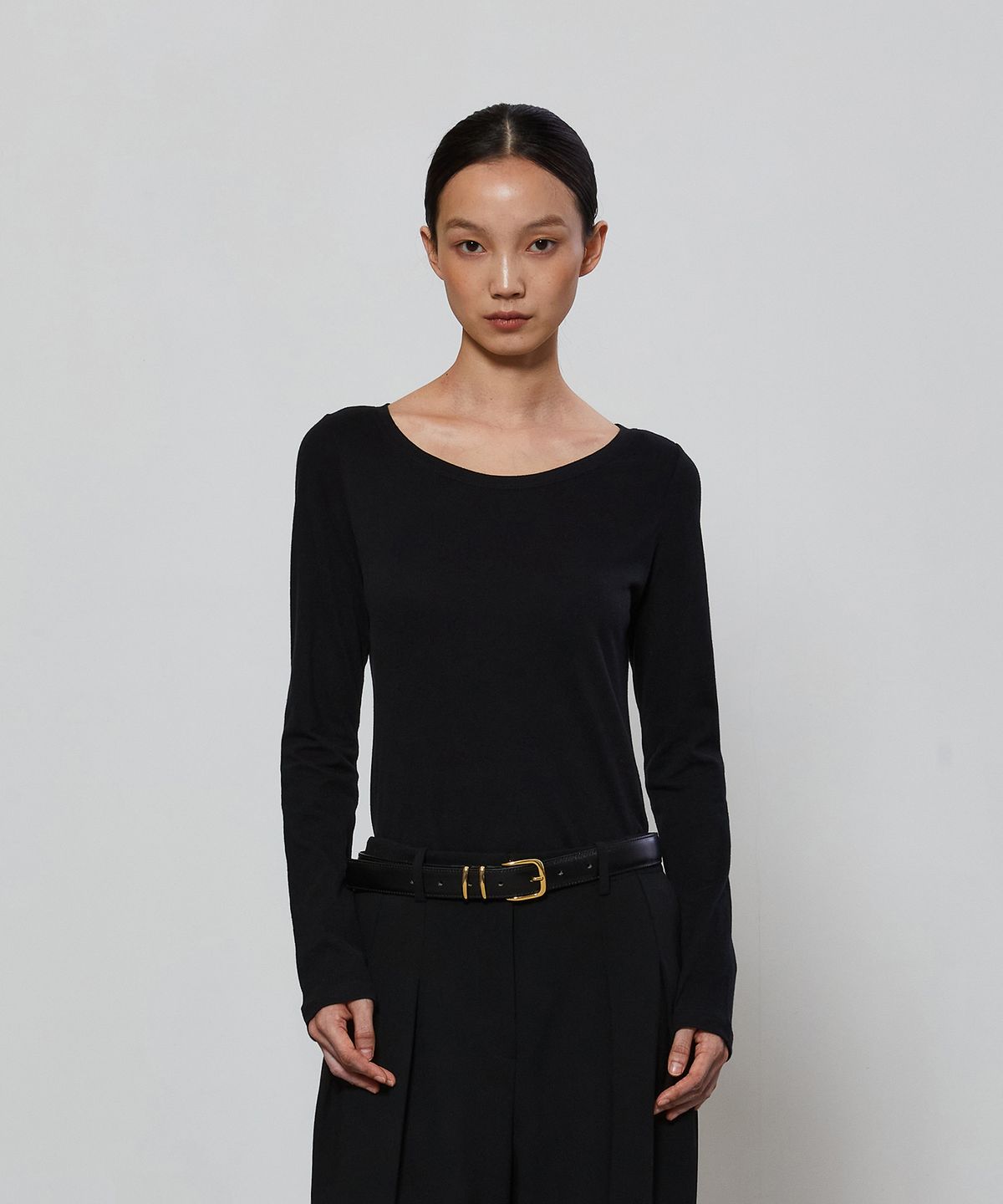 노티아(NOTIA) SOFT WIDE NECK T-SHIRTS - BLACK
