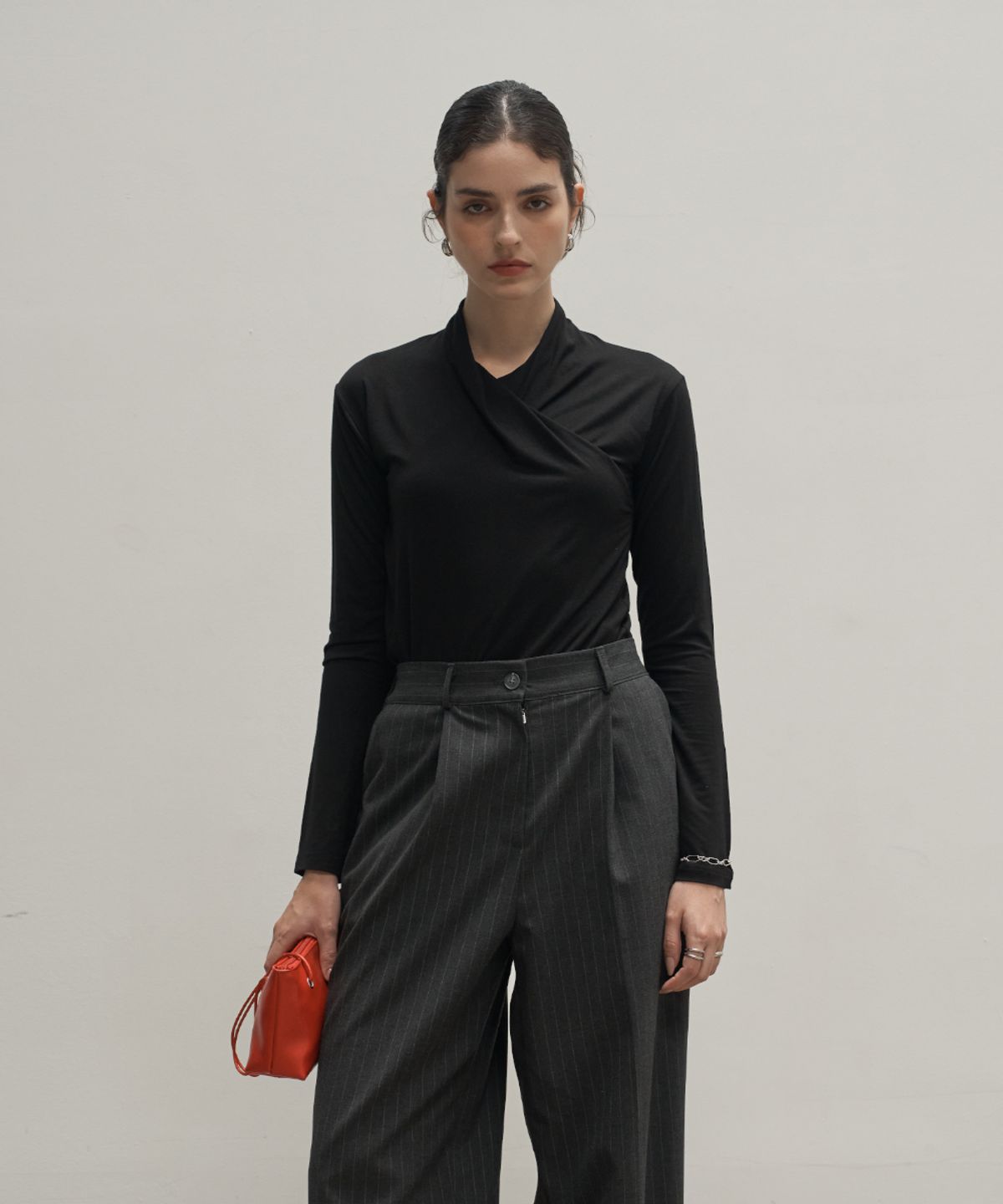 320쇼룸(320SHOWROOM) Wrap Long Sleeve T-Shirt Black