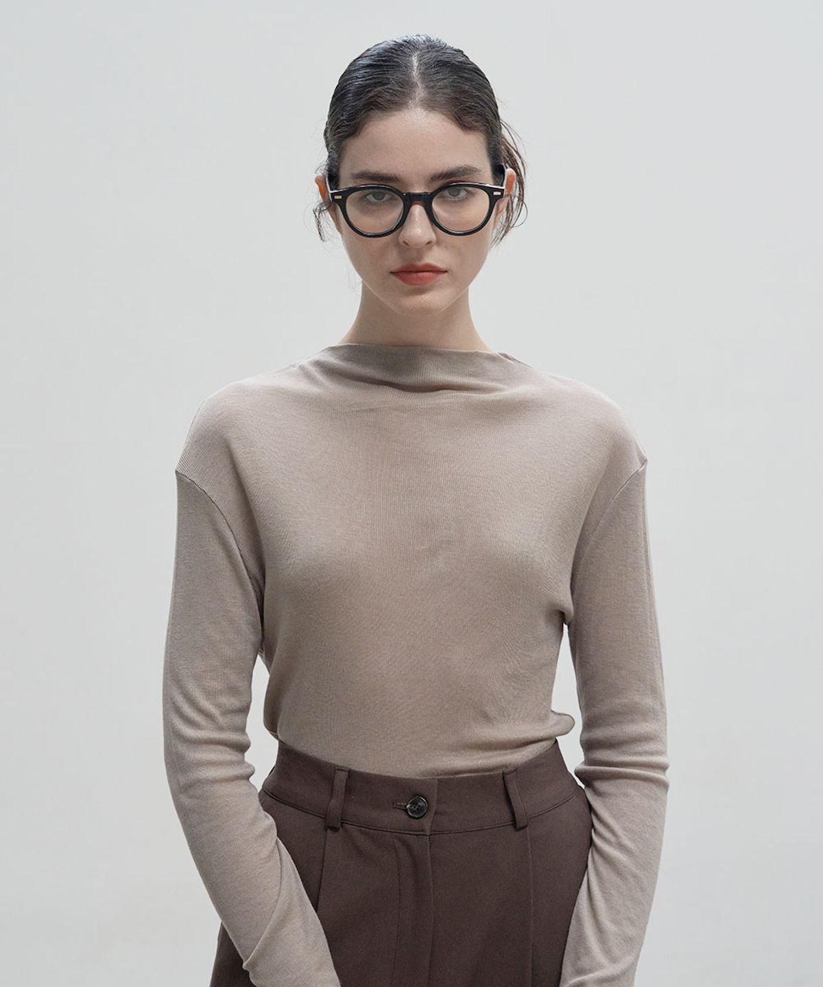 320쇼룸(320SHOWROOM) Mock Neck Wool Long Sleeve T-Shirt Mocha beige