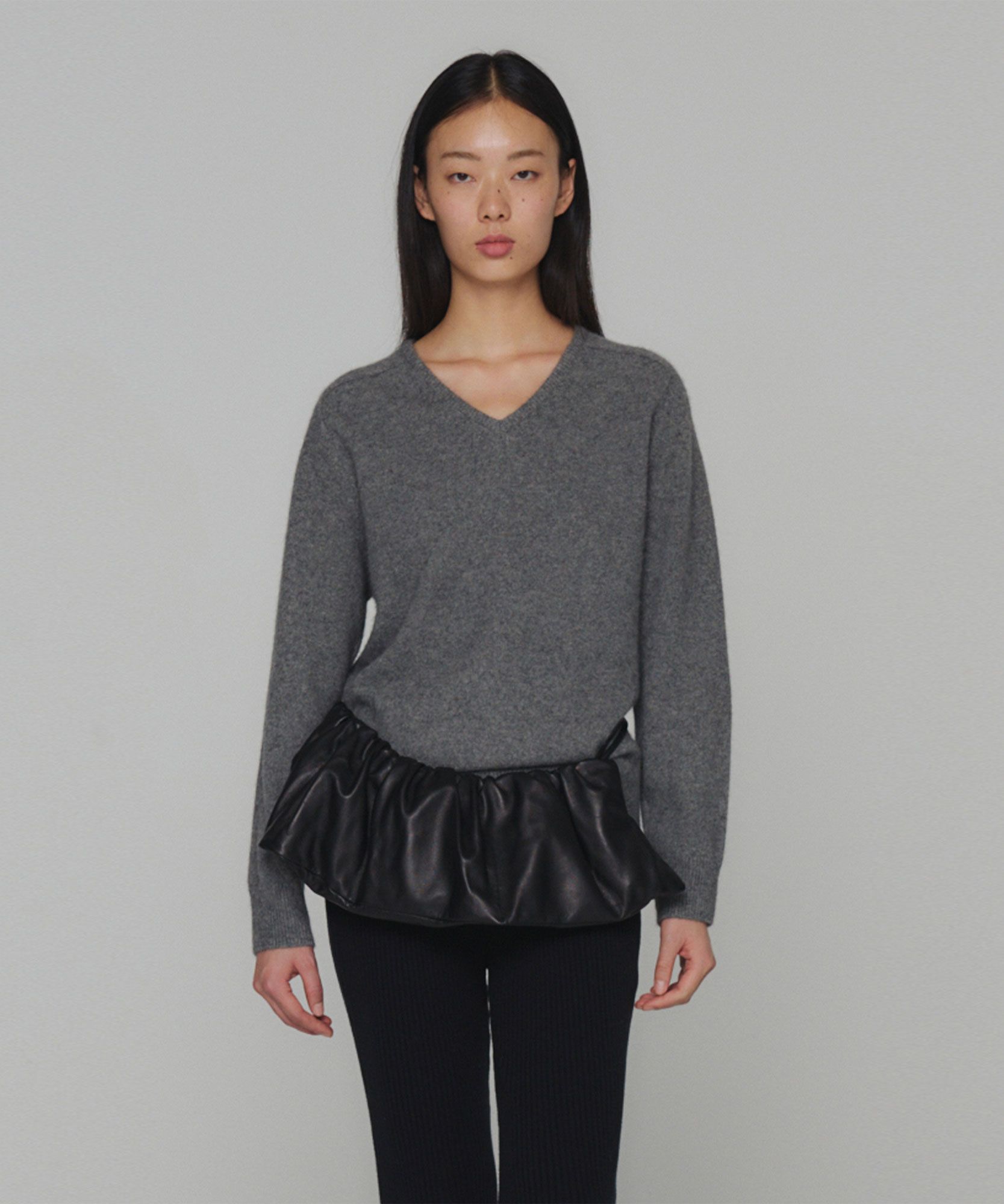 MUSINSA | AMOMENTO RACOON V-NECK KNIT (2COLORS)