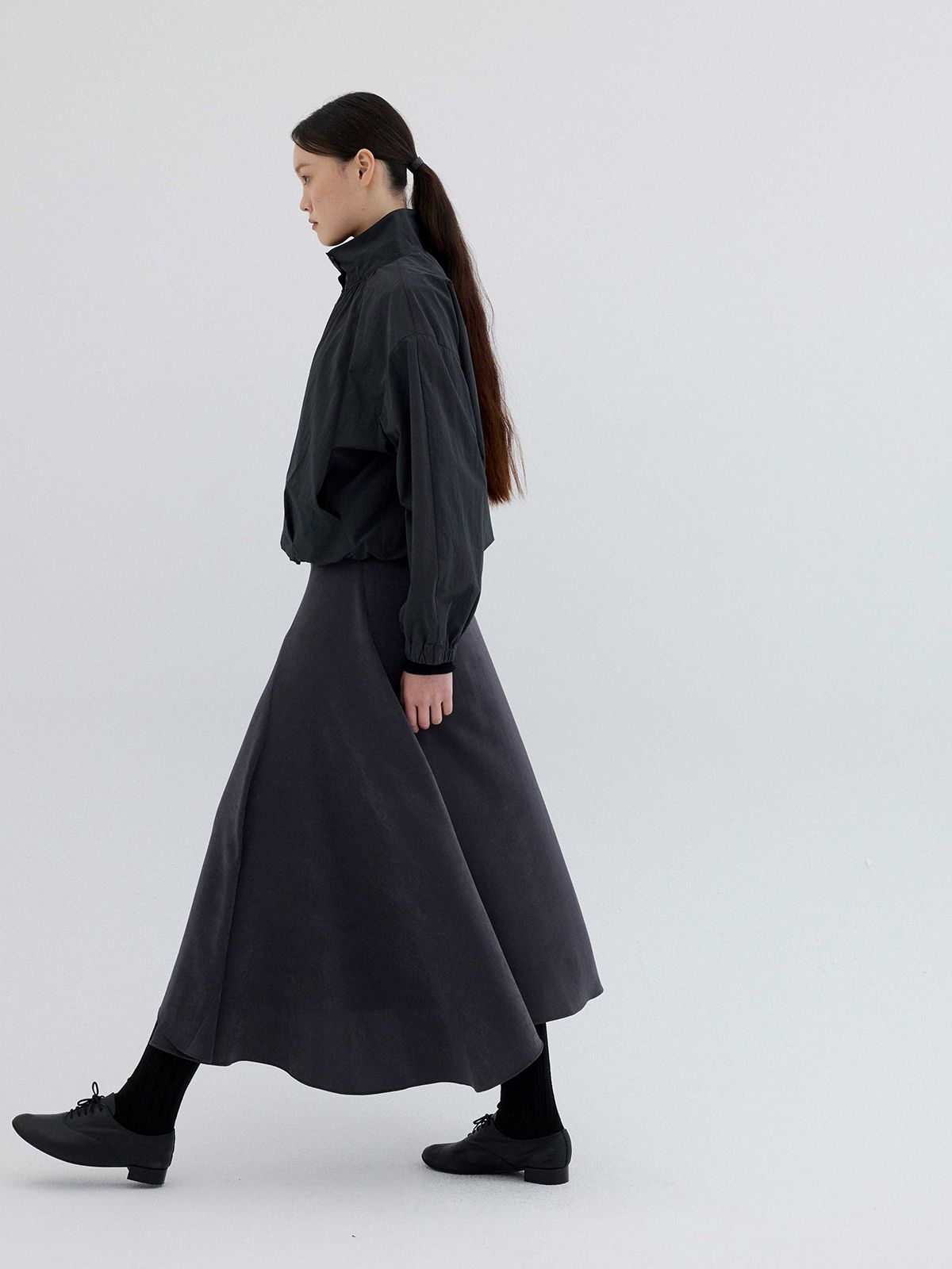 리플레인(REPLAIN) SATIN FLARE SKIRT