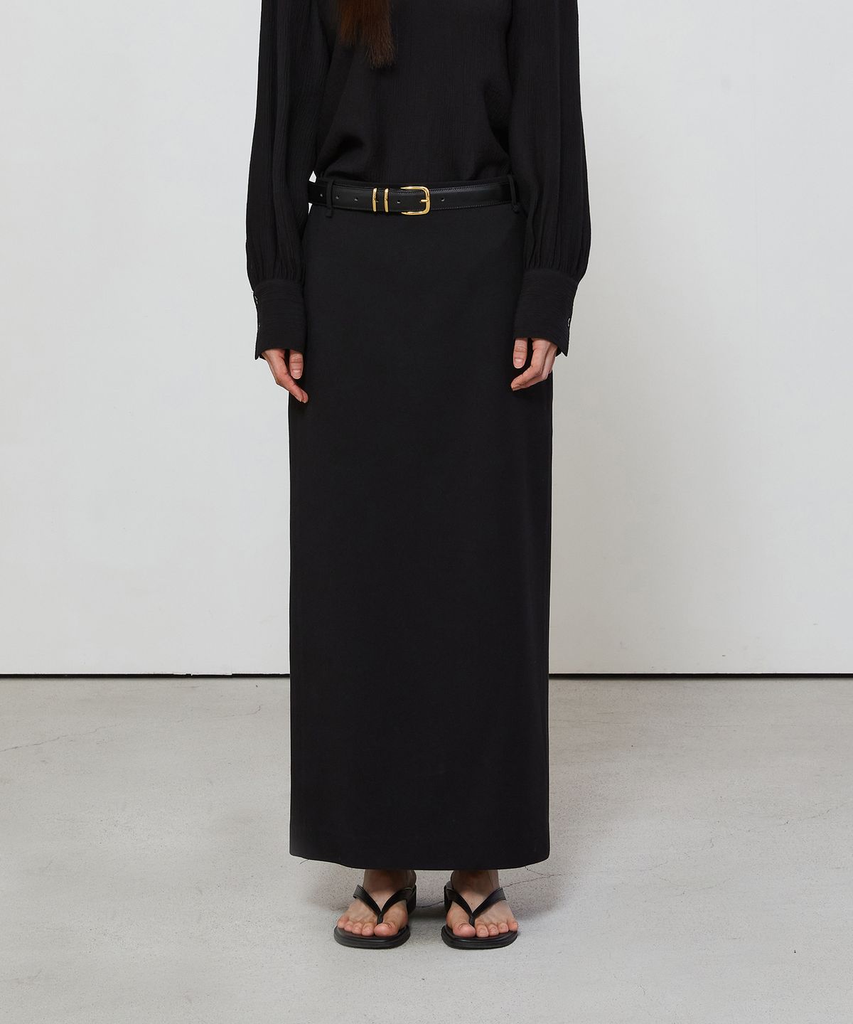 노티아(NOTIA) STANDARD FIT LONG SKIRT - BLACK