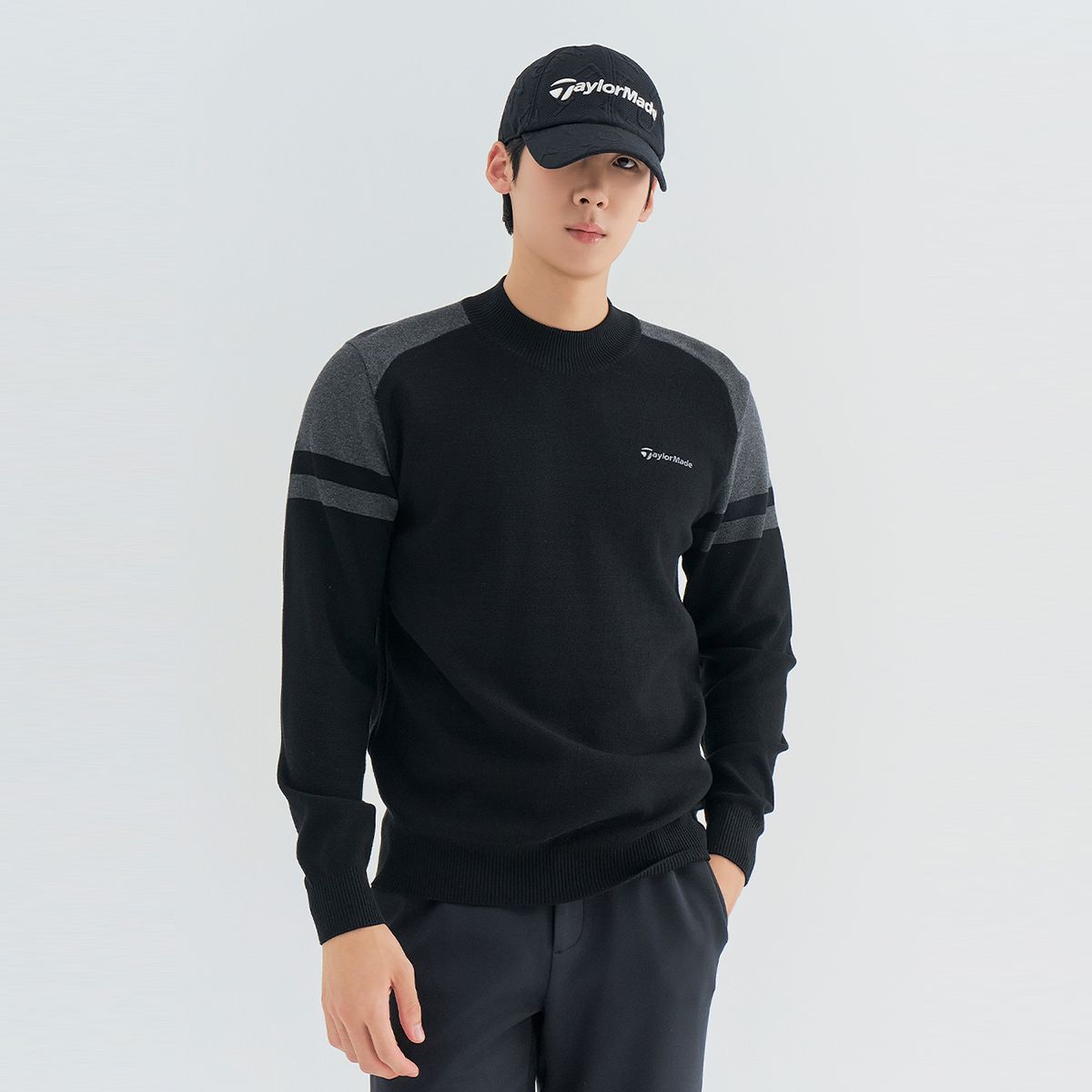 테일러메이드 어패럴(TAYLORMADE APPAREL) 남성 배색 하이넥 니트 TSN-32HG22-199