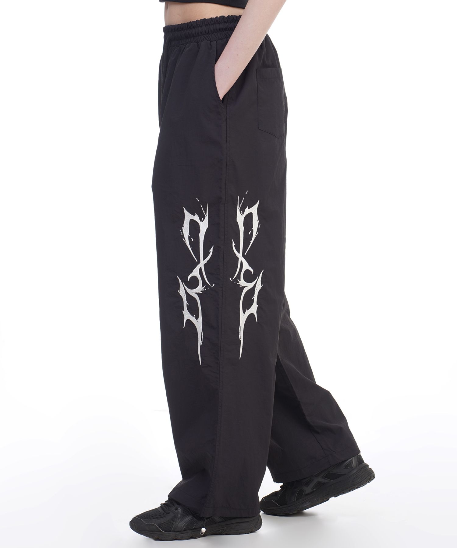 ★DXOH★Thunder logo pants black★正規品/韓国直送料込/人気 MUSINSA | D.XO.H Thunder embroidery logo string nylon pants
