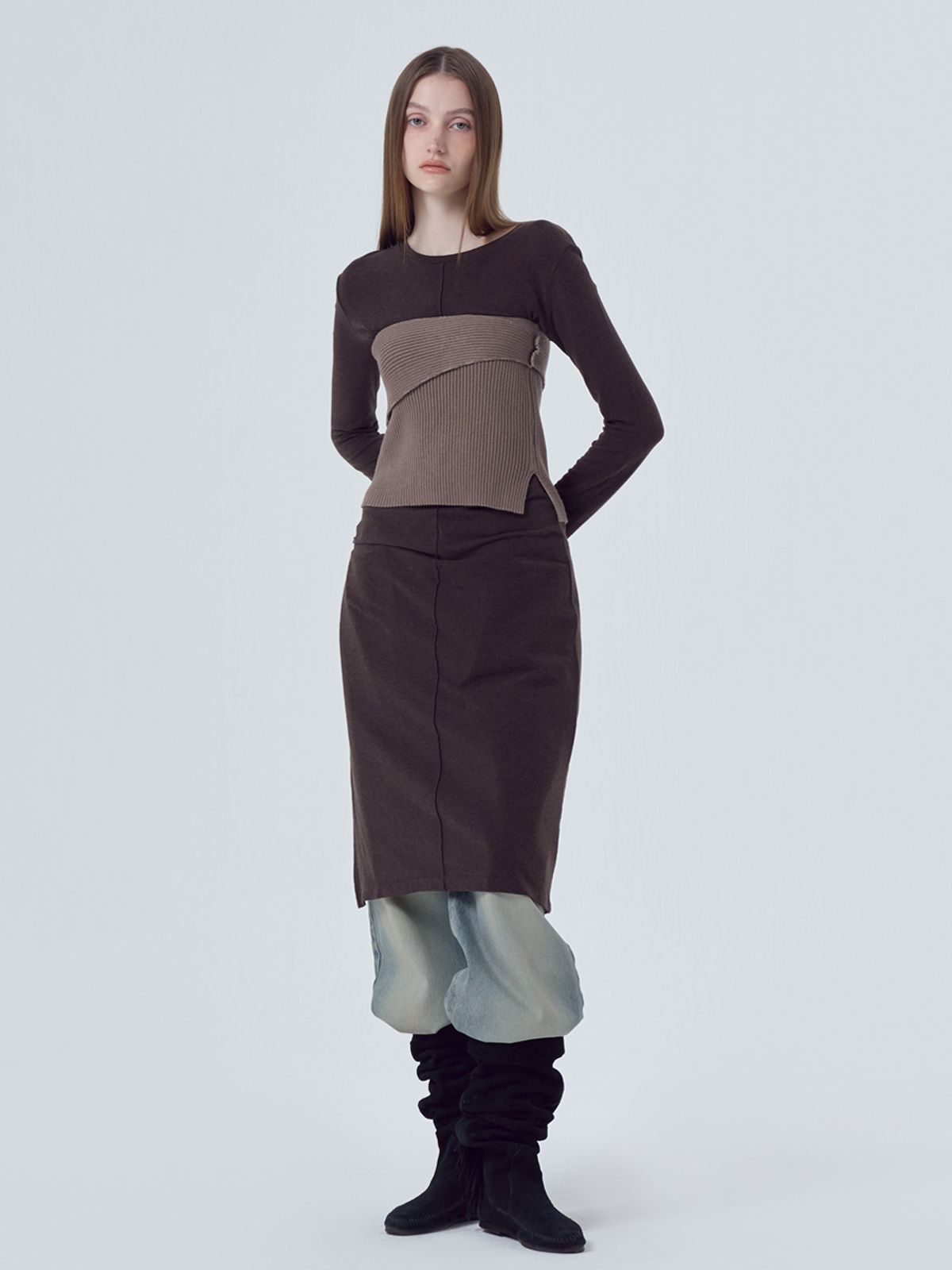 에트몽(ETMON) Pintuck Slit Jersey Dress, Brown