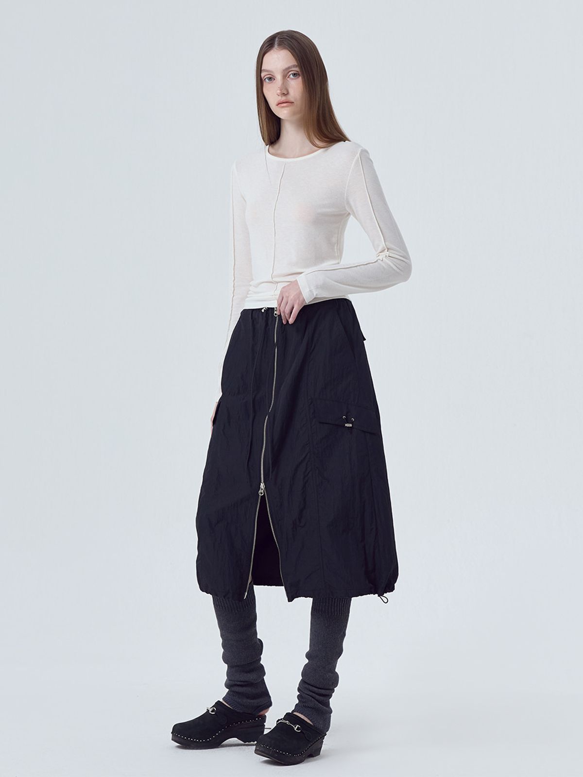 에트몽(ETMON) Nylon Zipper Skirt, Black