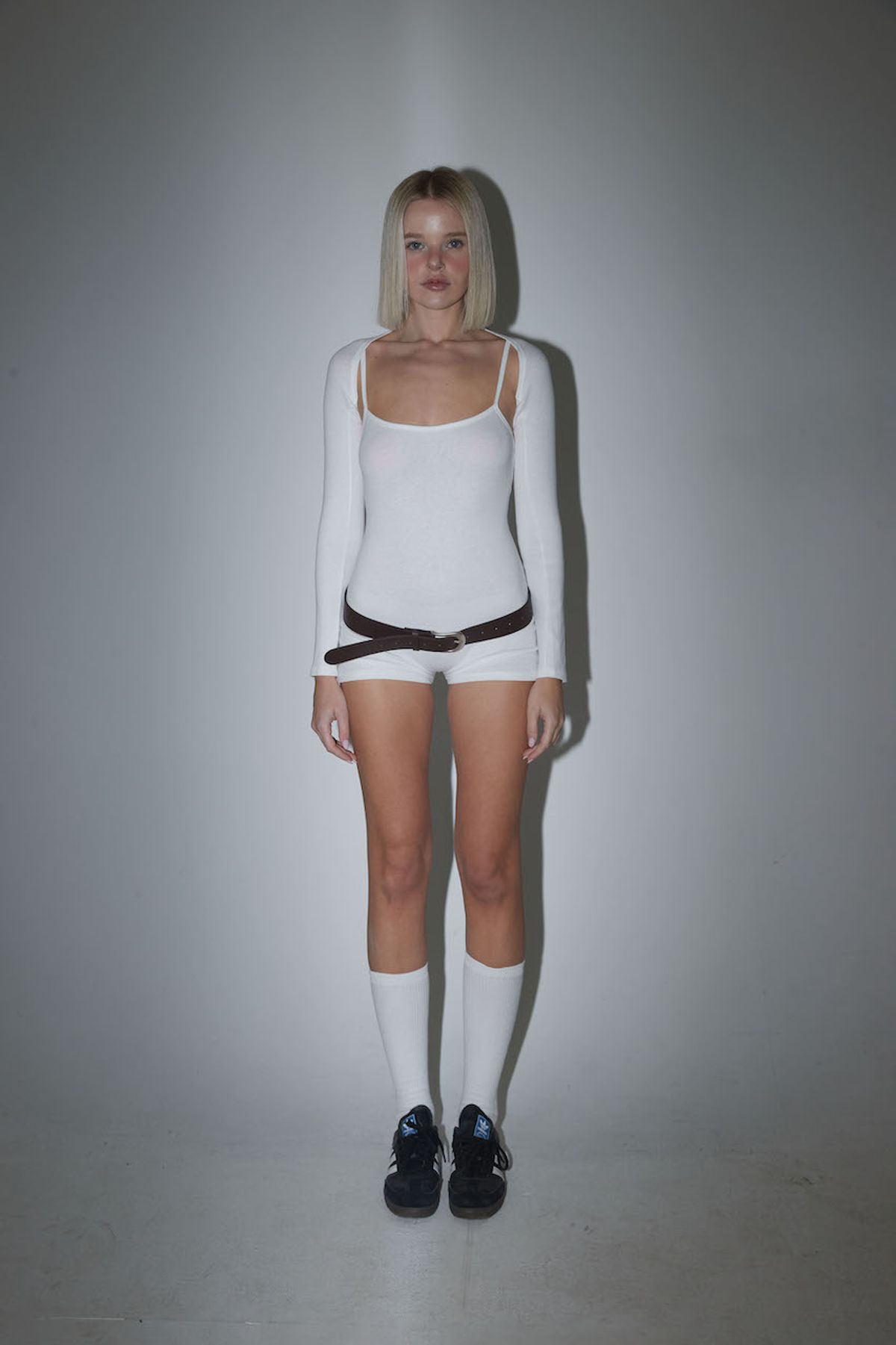 딥인블루(DEEPINBLUE) BODYSUIT + BOLERO CARDIGAN SET WHITE