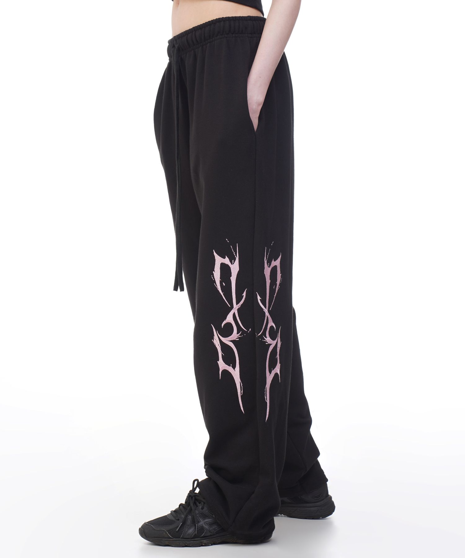 ★DXOH★Thunder Logo Pink Embroidery Wide Pants Black★人気 MUSINSA | D.XO.H Thunder Logo Pink Embroidered Wide Pants Black