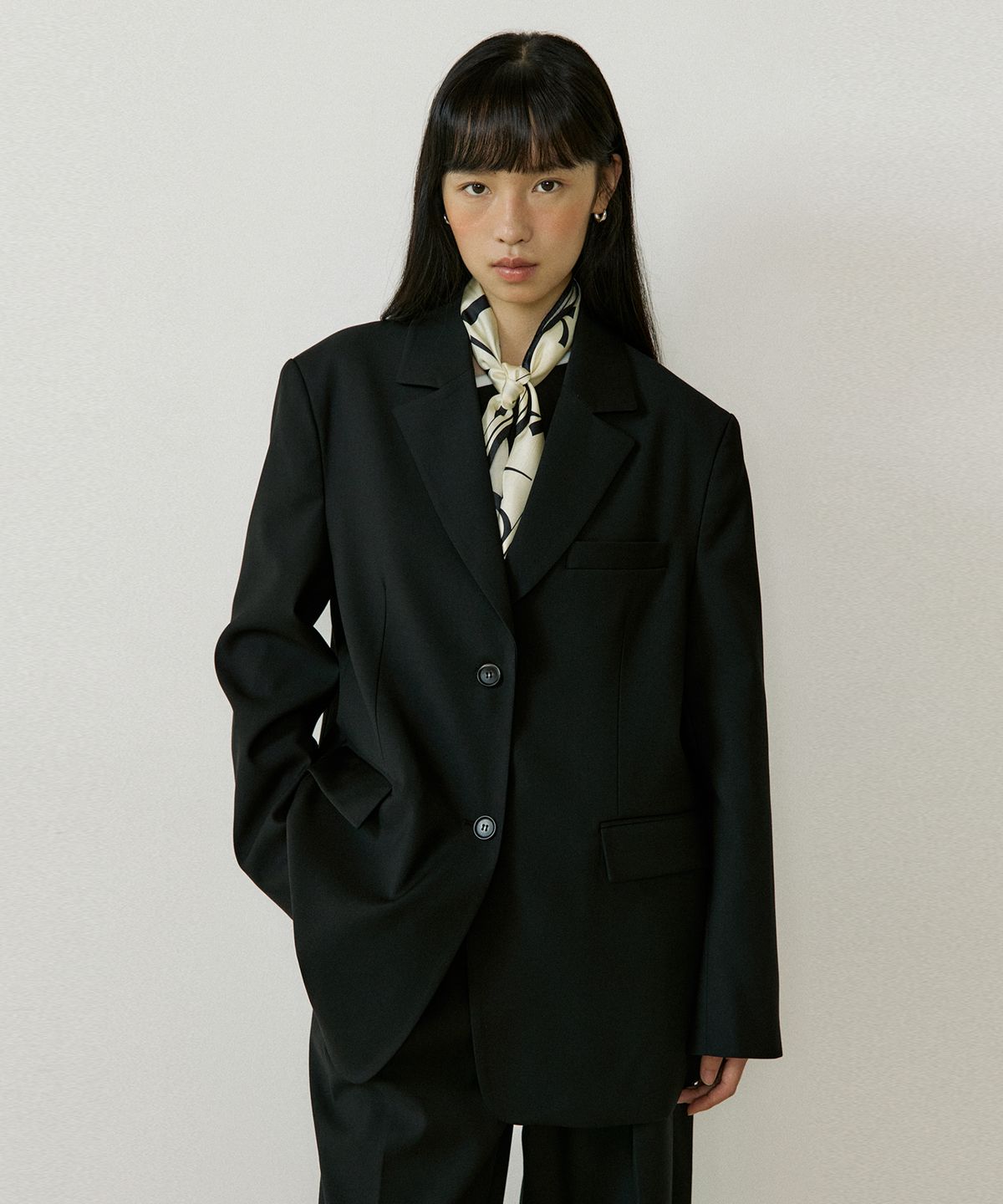 루시르주(LUCIR ZU) Classic Two-Button Single Jacket (black)