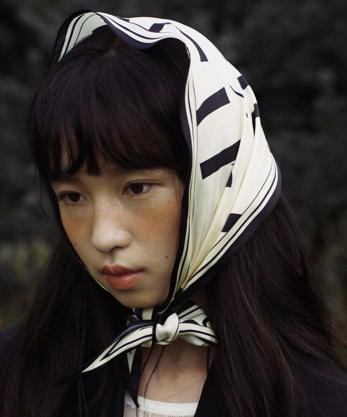 루시르주(LUCIR ZU) Lucir zu Silk Diamond Scarf (ivory)