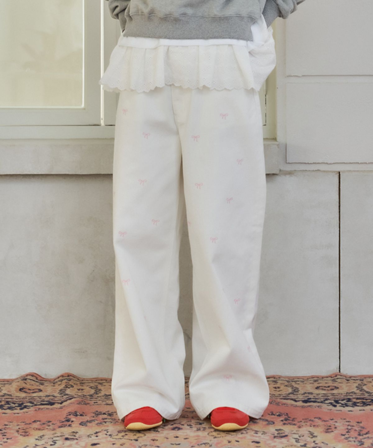 론론(RONRON) RIBBON PATTERN WIDE DENIM PANTS WHITE