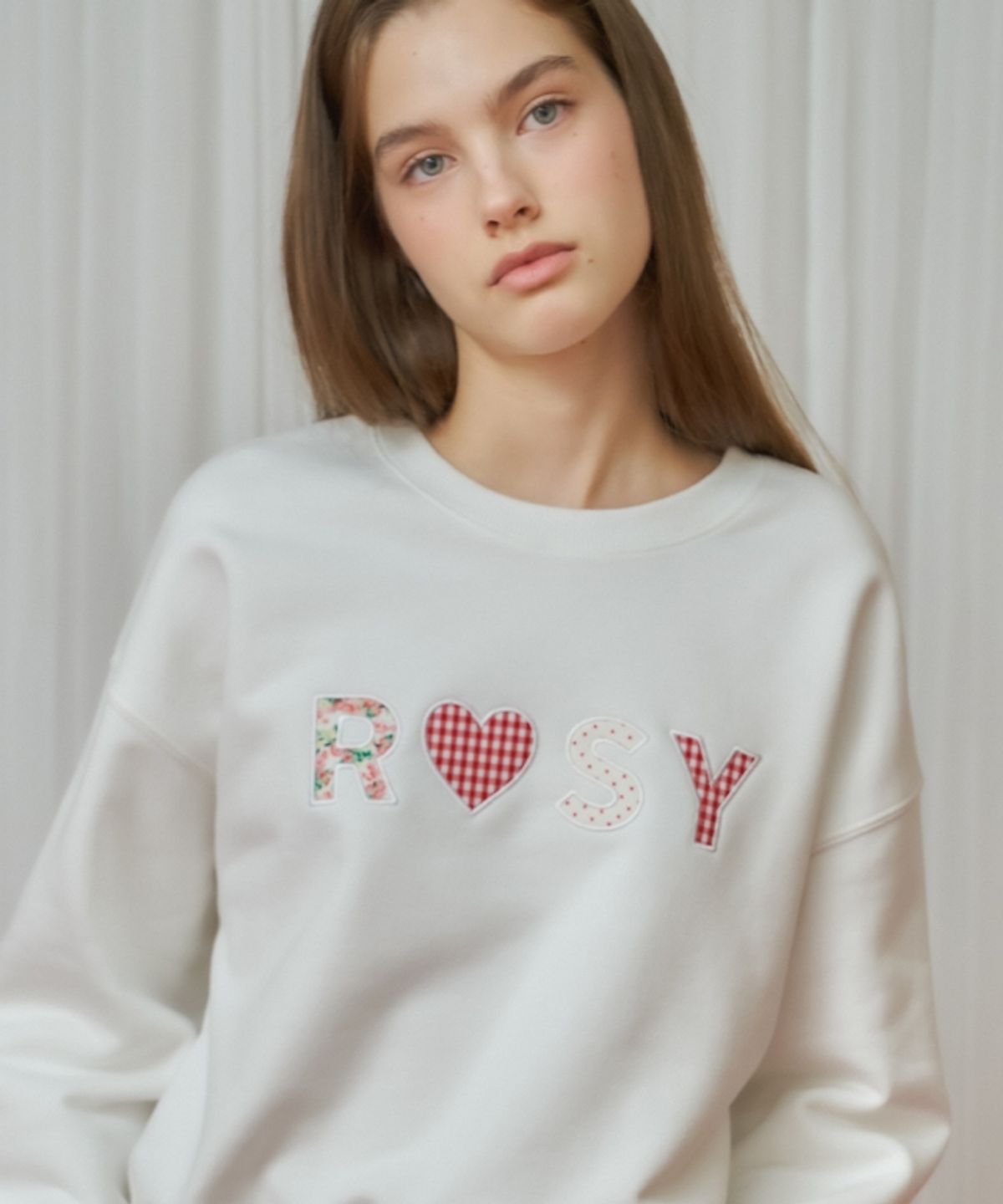 론론(RONRON) ROSY APPLIQUE CROP SWEATSHIRTS IVORY