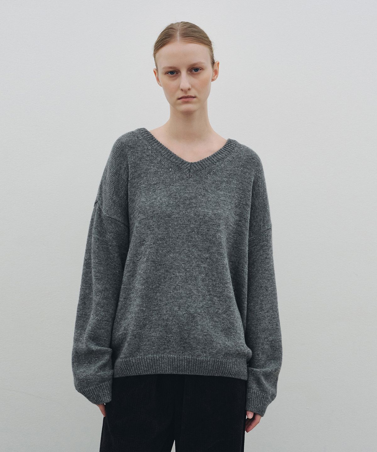 니브(NEEV) Drop Wool V-neck Pullover (Gray)