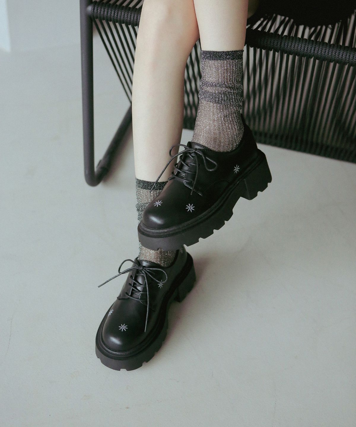 프리플라(FRI FLA) ljh7078 platform flower loafers _ black