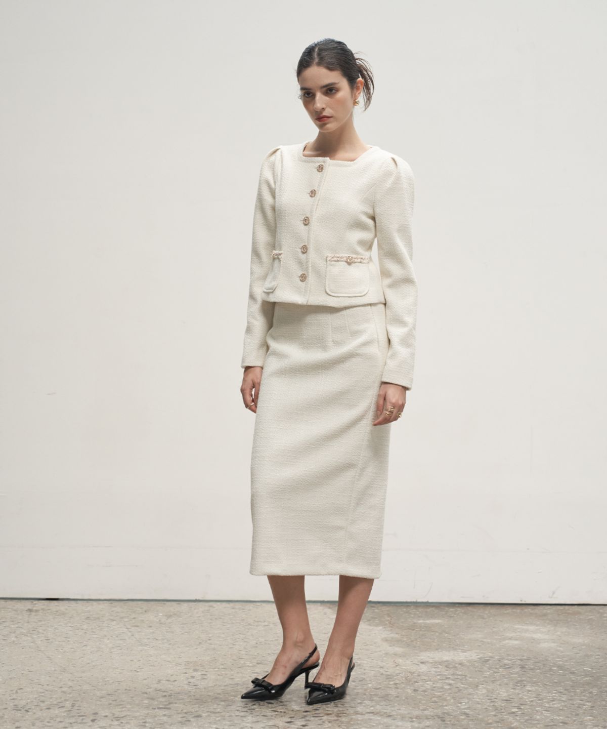 320쇼룸(320SHOWROOM) Tweed H-Line Back Slit Skirt Cream