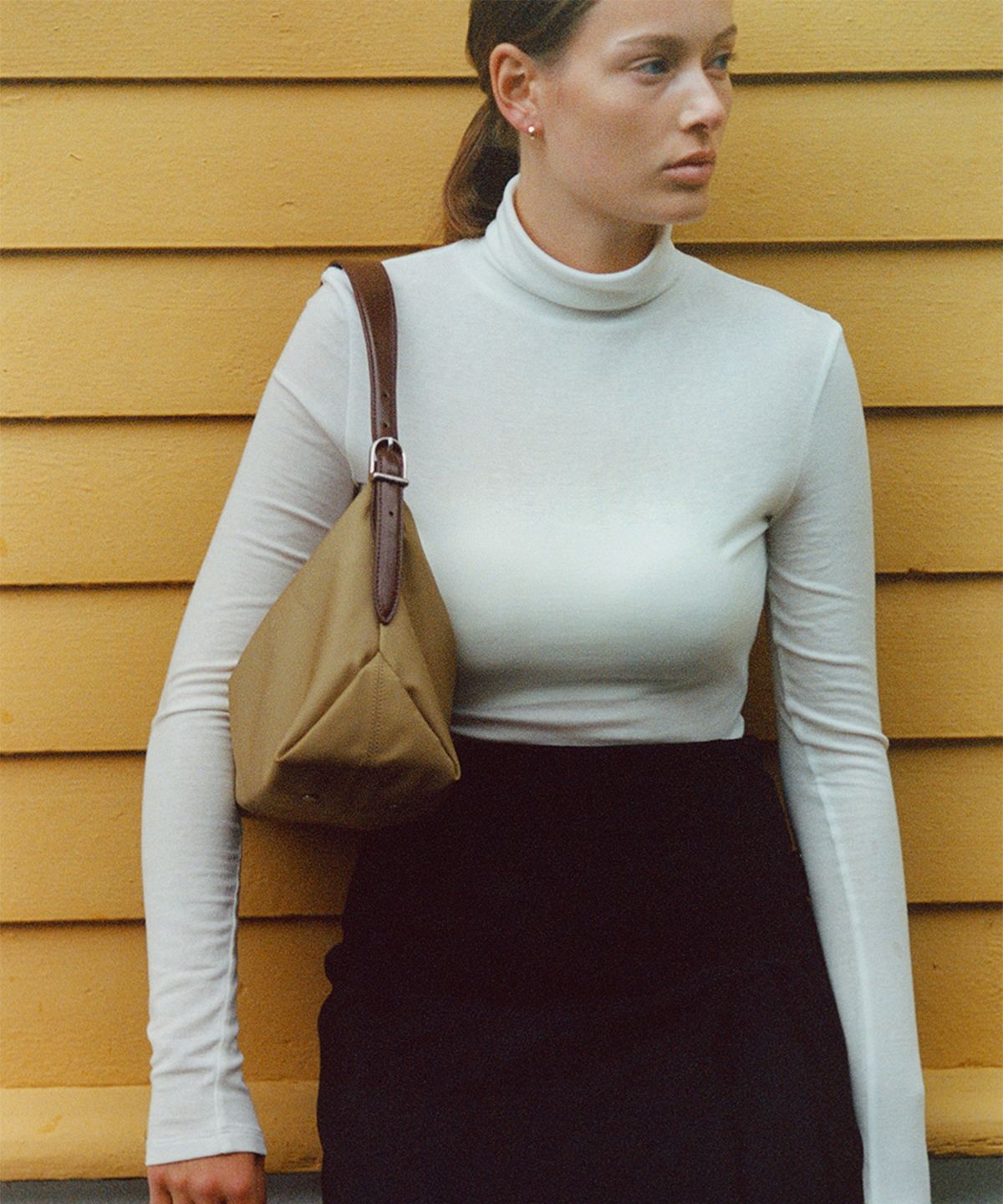 폴뉴아(FOLNUA) COZY WOOL TURTLENECK T-SHIRT (IVORY)