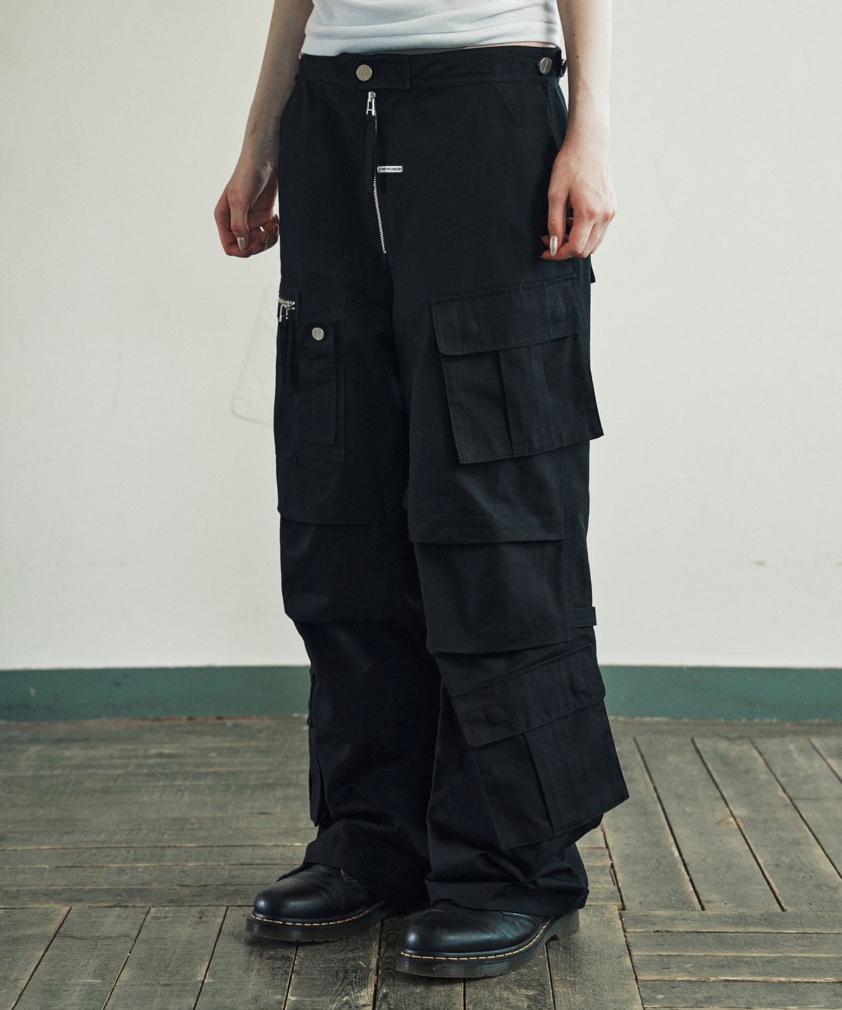 더바이닐하우스(THEVINYLHOUSE) MILITARY CARGO PANTS BLACK