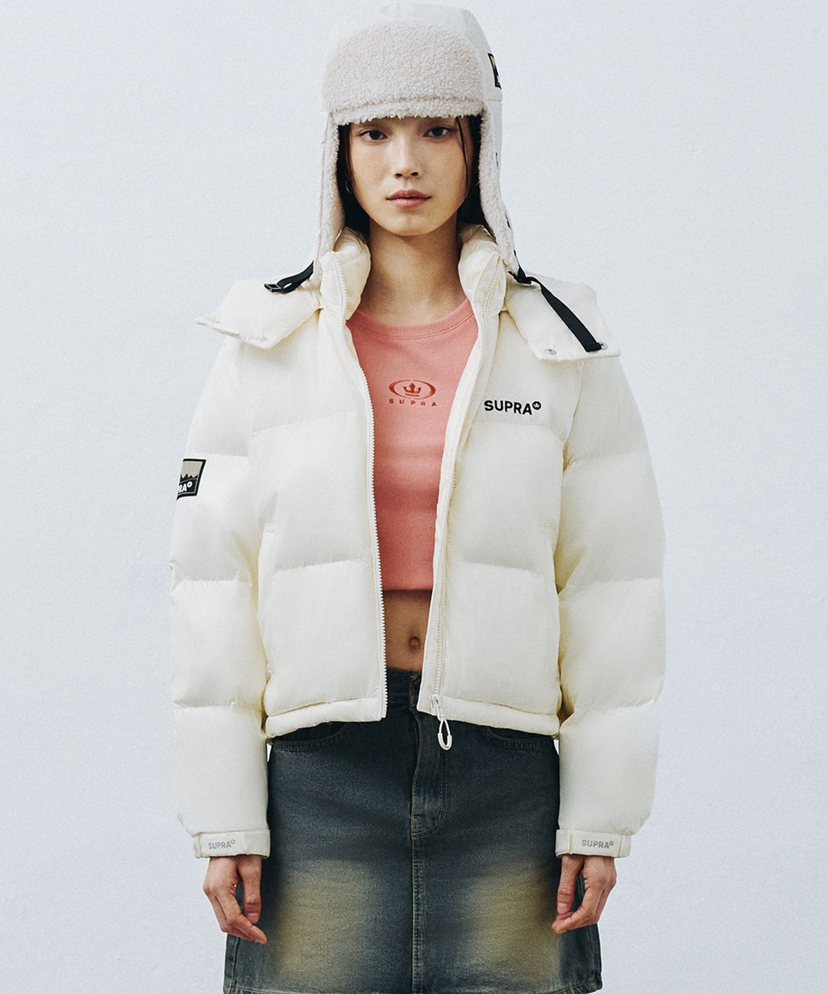 수프라(SUPRA) 여성 자가드 배색 숏 다운 자켓(IVORY)