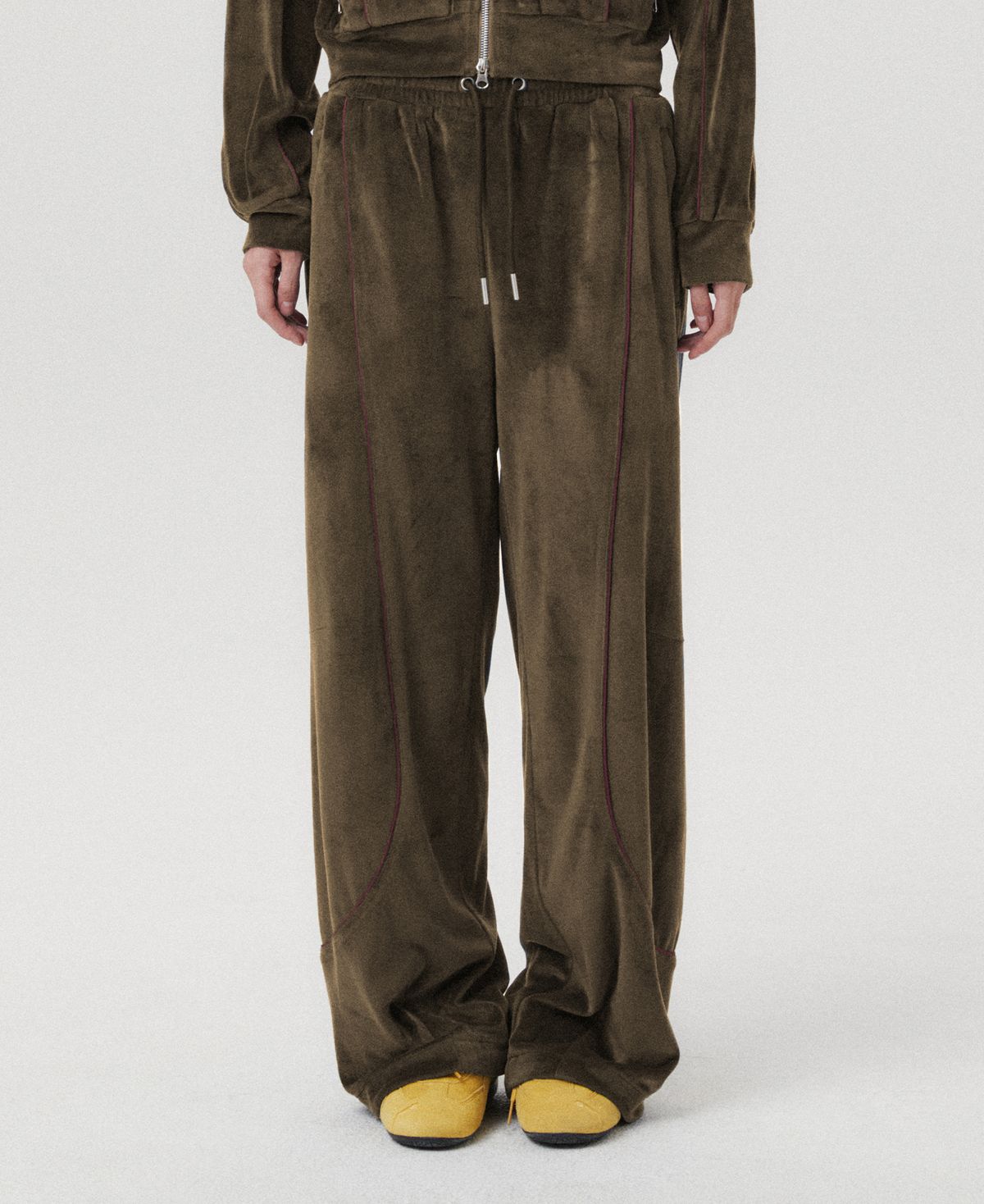 아메스 월드와이드(AMES-WORLDWIDE) VELOUR TRACK PANTS KHAKI