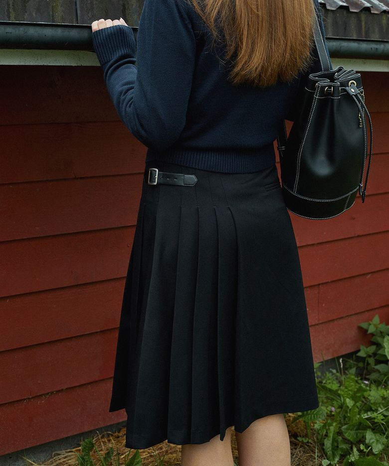 AGRAFE PLEATS SKIRT (BLACK)
